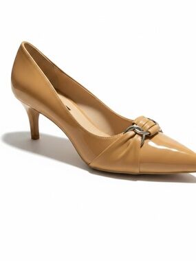 Women's Tan Patent Pointed-Toe Kitten Heel Pumps with Chain Accent